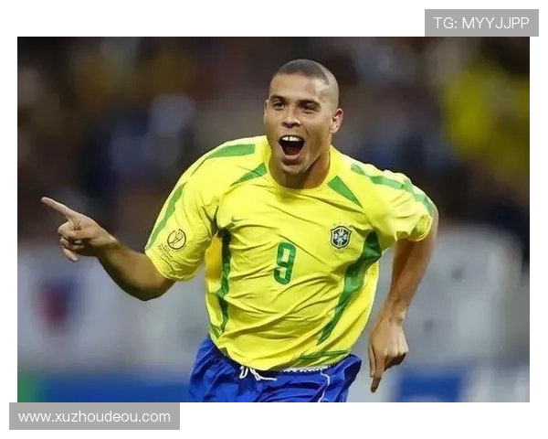 足球球星中文解析与职业生涯回顾:从球场到传奇的成长之路 足球球星中文解析与职业生涯回顾:从球场到传奇的成长之路